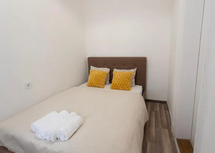 Cozy City Center E40 Apartments