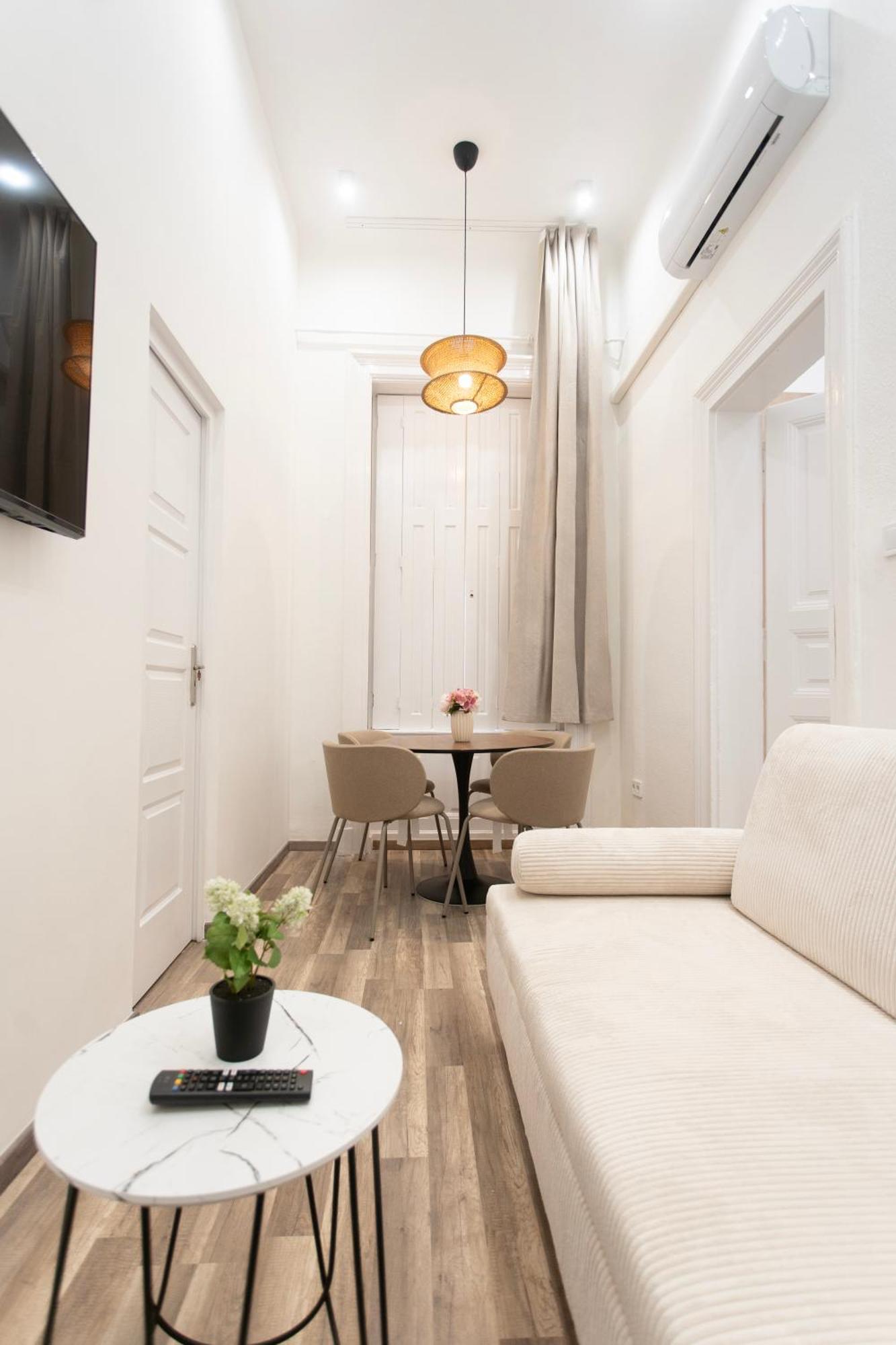 Apartment Cozy Center E40 *